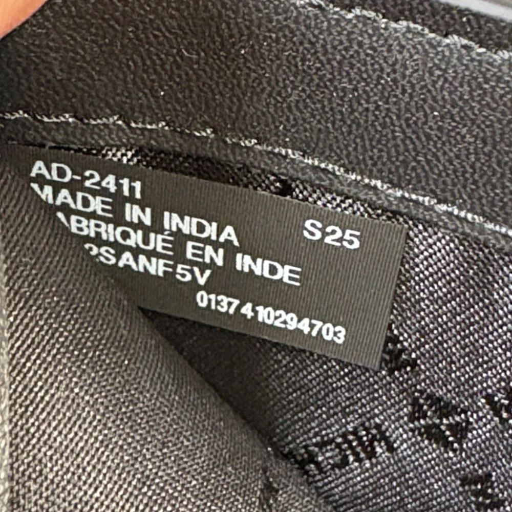 Michael Kors “Andy” Slim Billfold Wallet – Black Saffiano Leather – NWT
